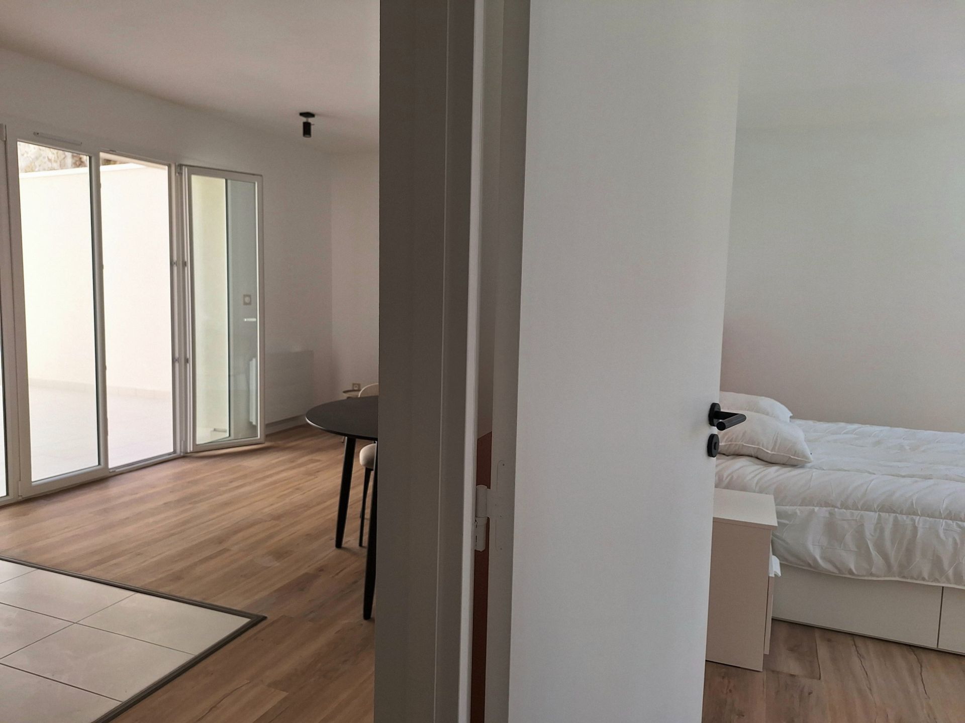 luxury apartment 2 Rooms for sale on PUTEAUX (92800)