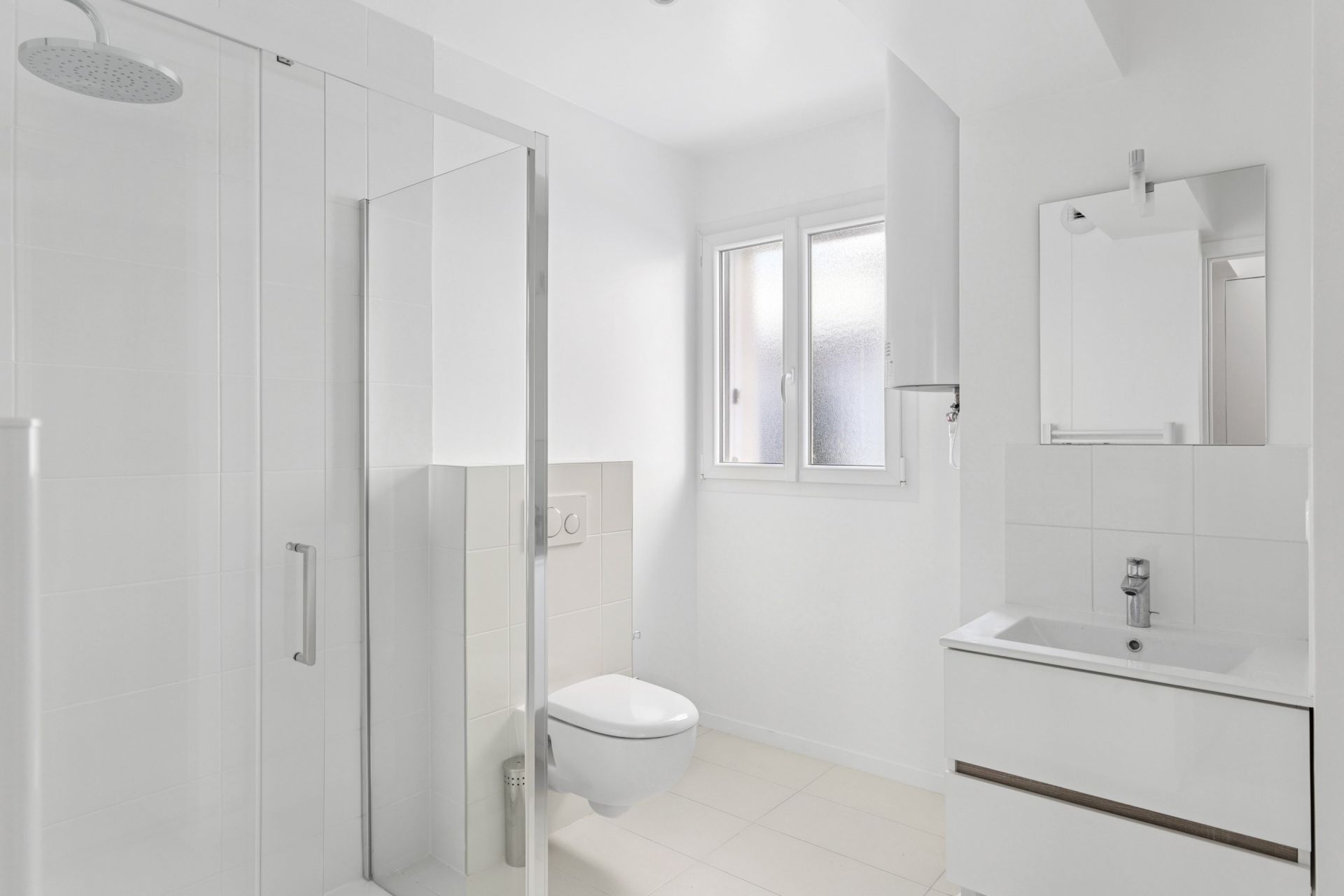 luxury apartment 2 Rooms for sale on PUTEAUX (92800)