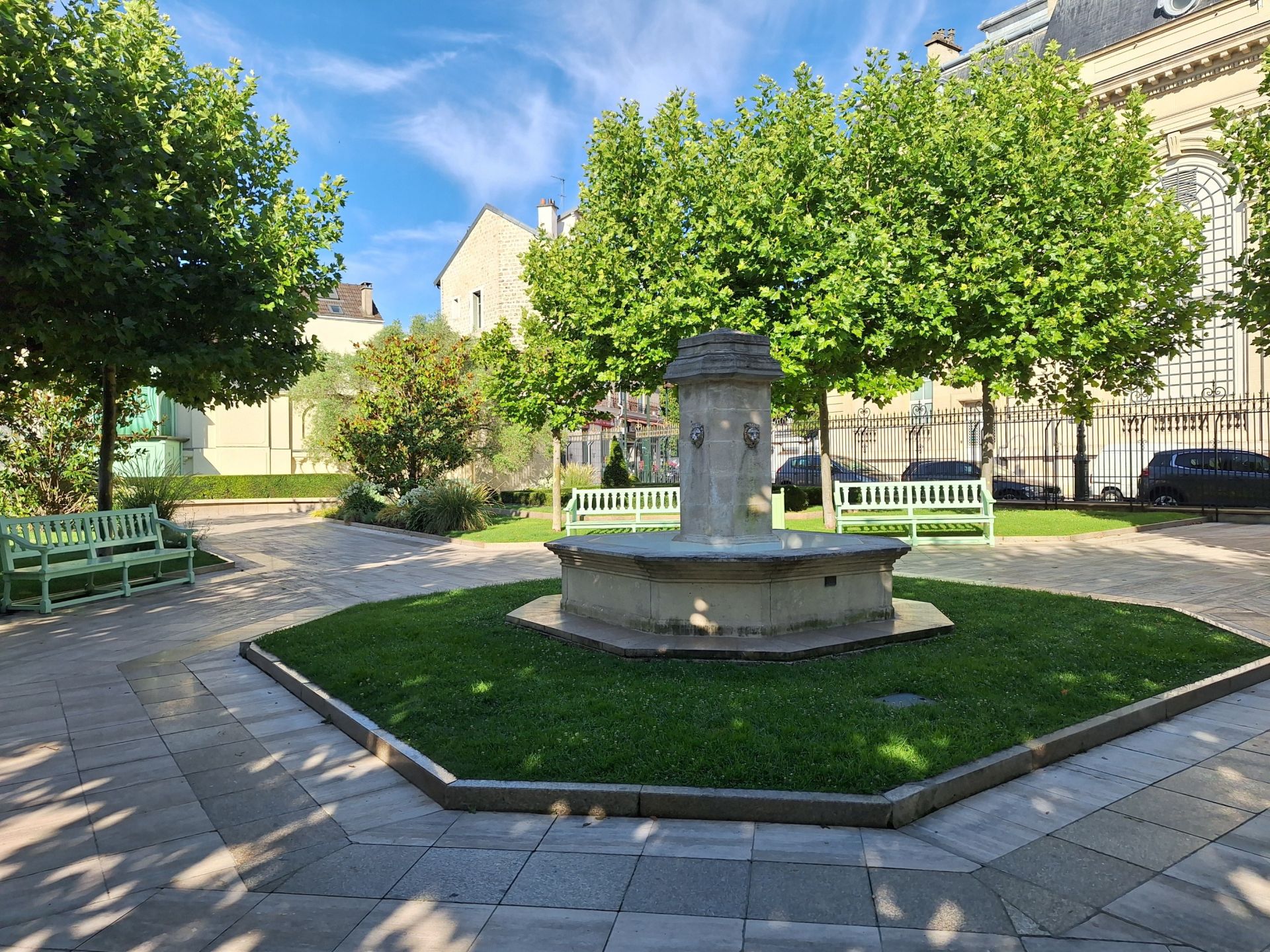 luxury apartment 2 Rooms for sale on PUTEAUX (92800)