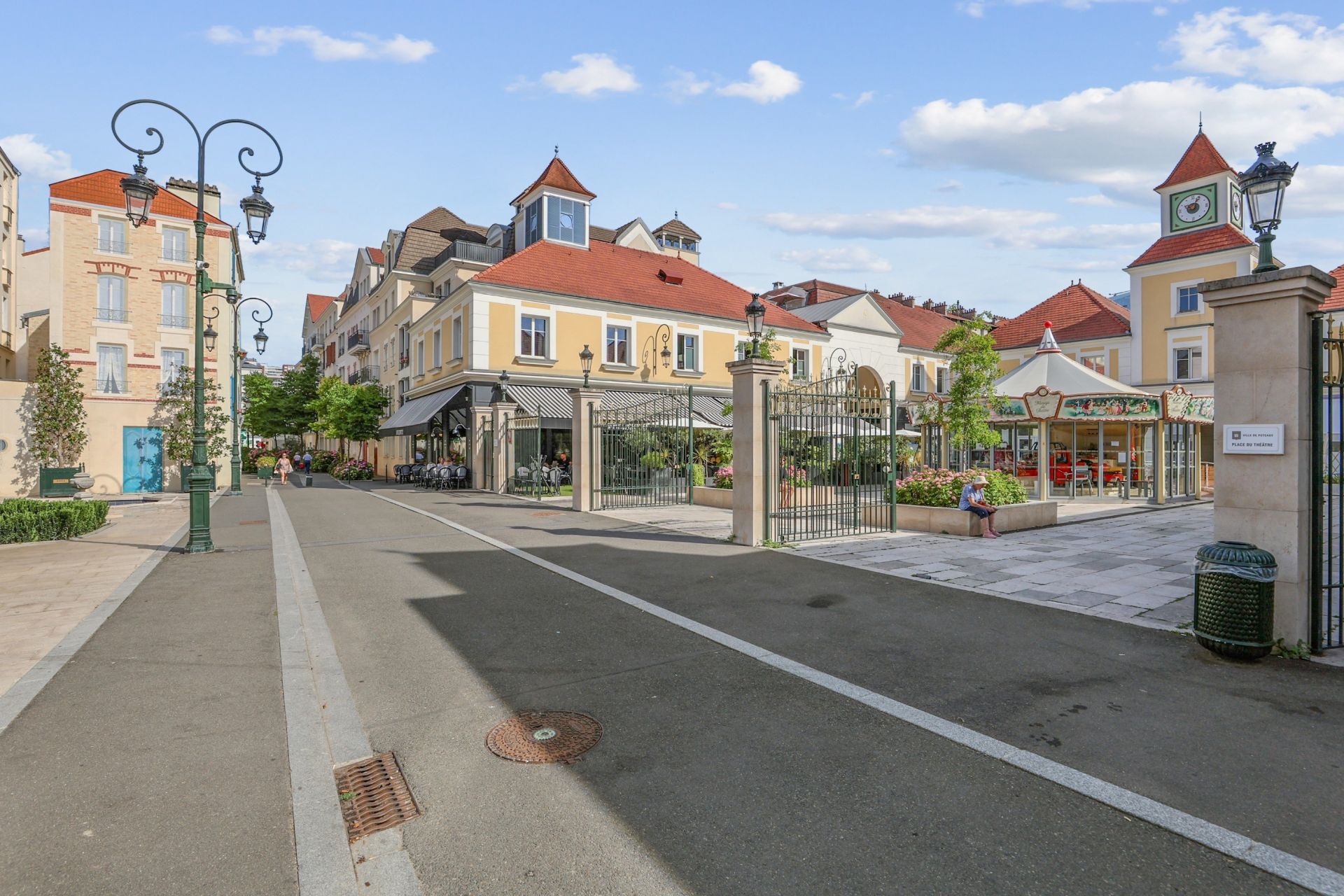 luxury apartment 2 Rooms for sale on PUTEAUX (92800)