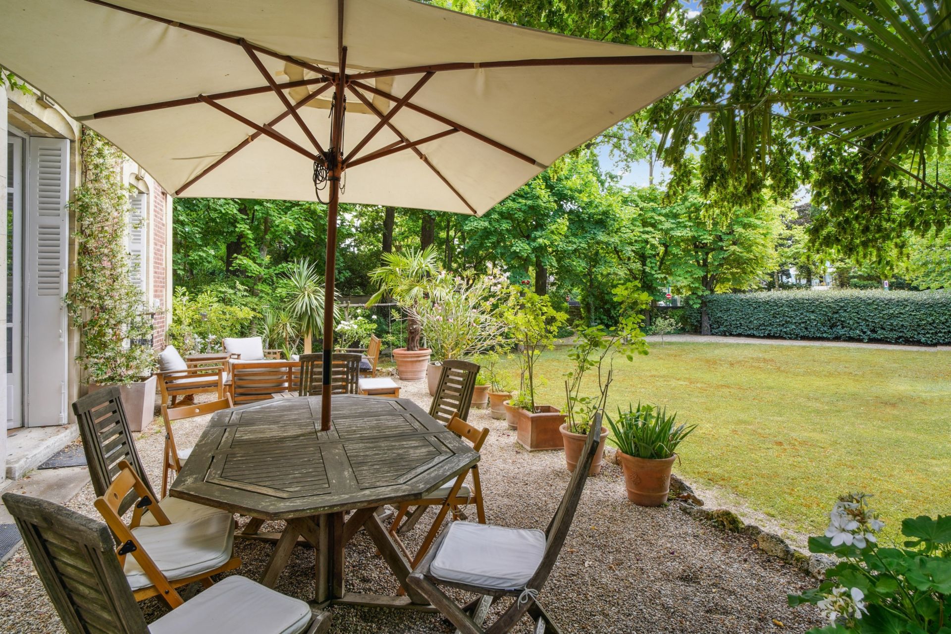 luxury house 8 Rooms for sale on LE VESINET (78110)