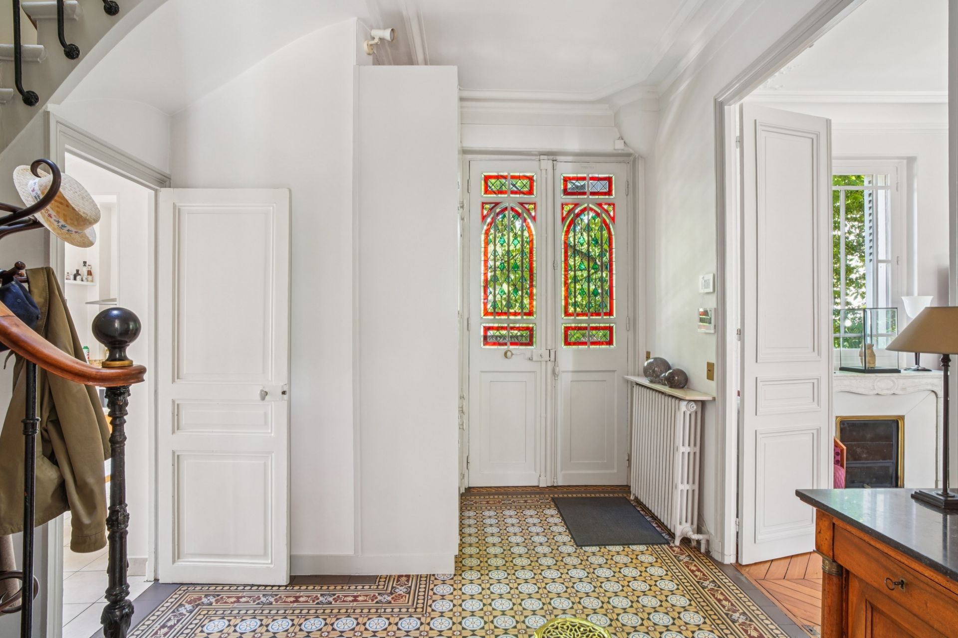 luxury house 8 Rooms for sale on LE VESINET (78110)