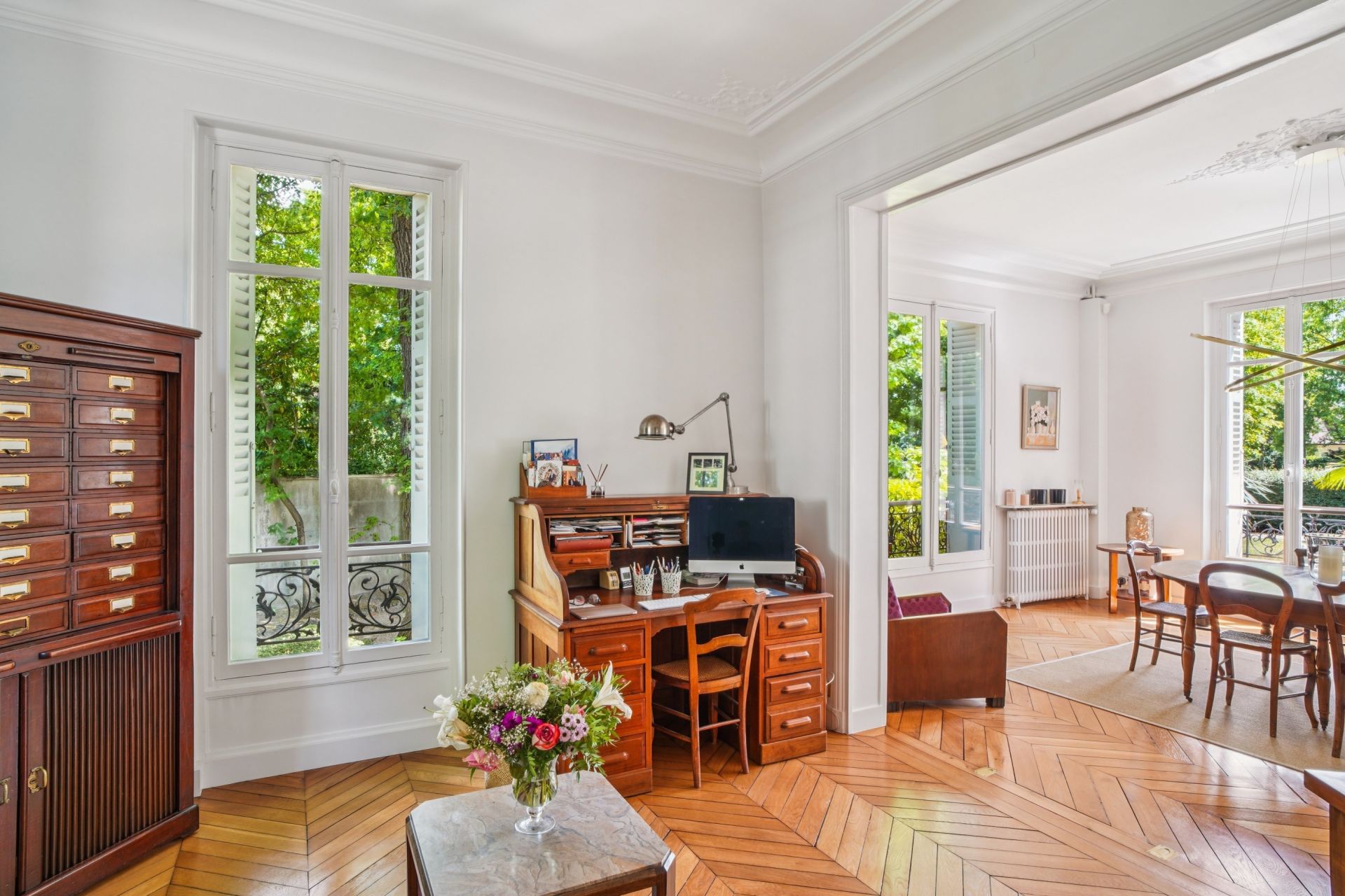 luxury house 8 Rooms for sale on LE VESINET (78110)