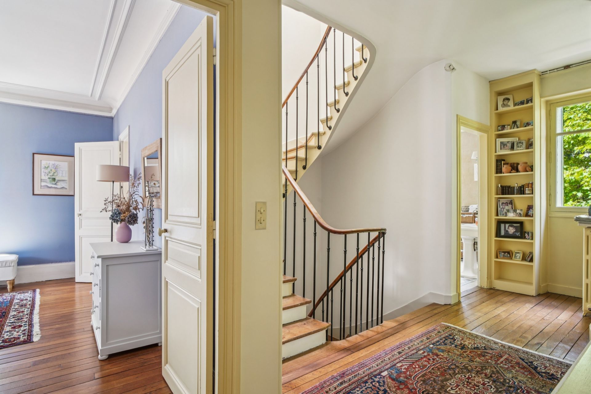 luxury house 8 Rooms for sale on LE VESINET (78110)