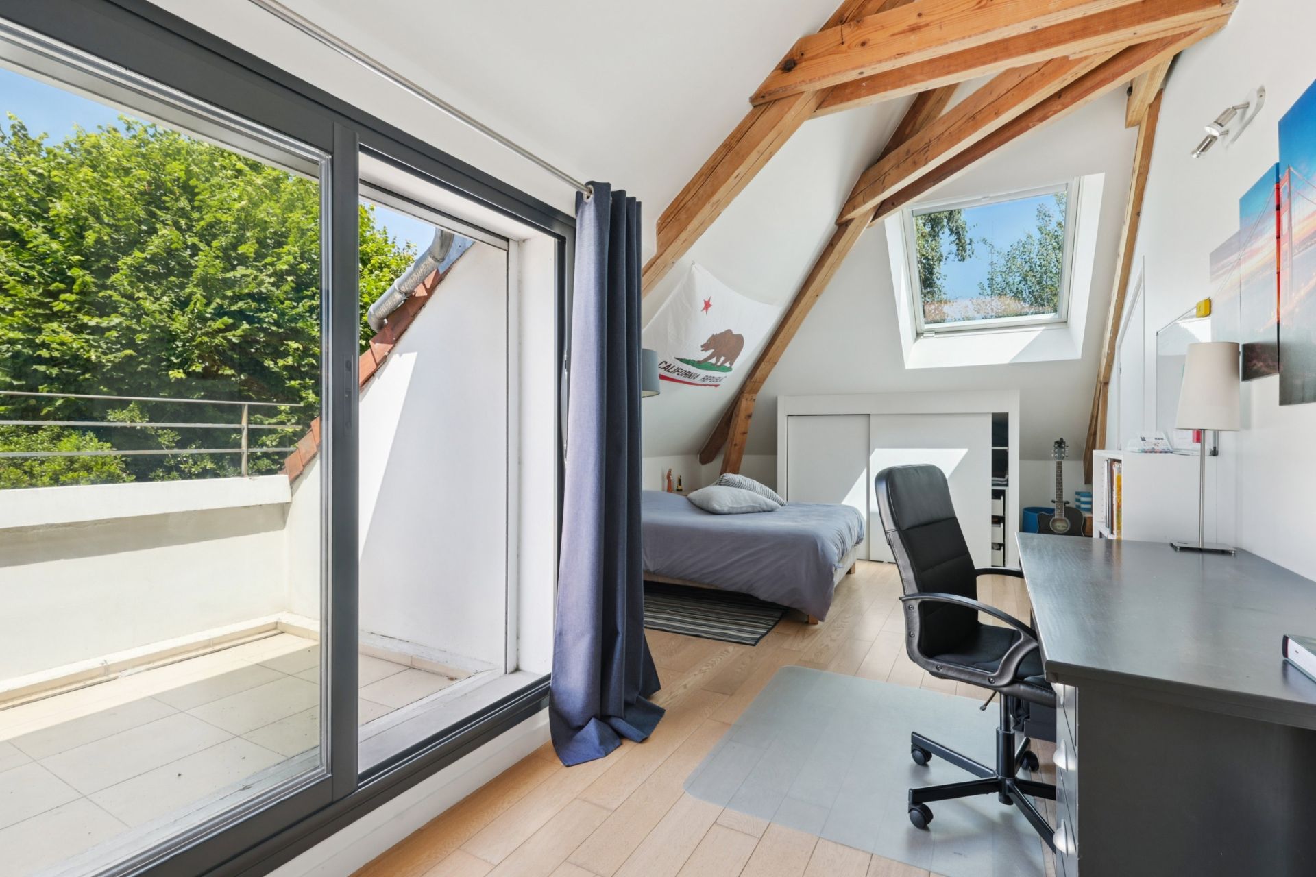 luxury house 9 Rooms for sale on ST CLOUD (92210)