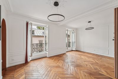 Sale Luxury apartment Paris 17 3 Rooms 45 m²