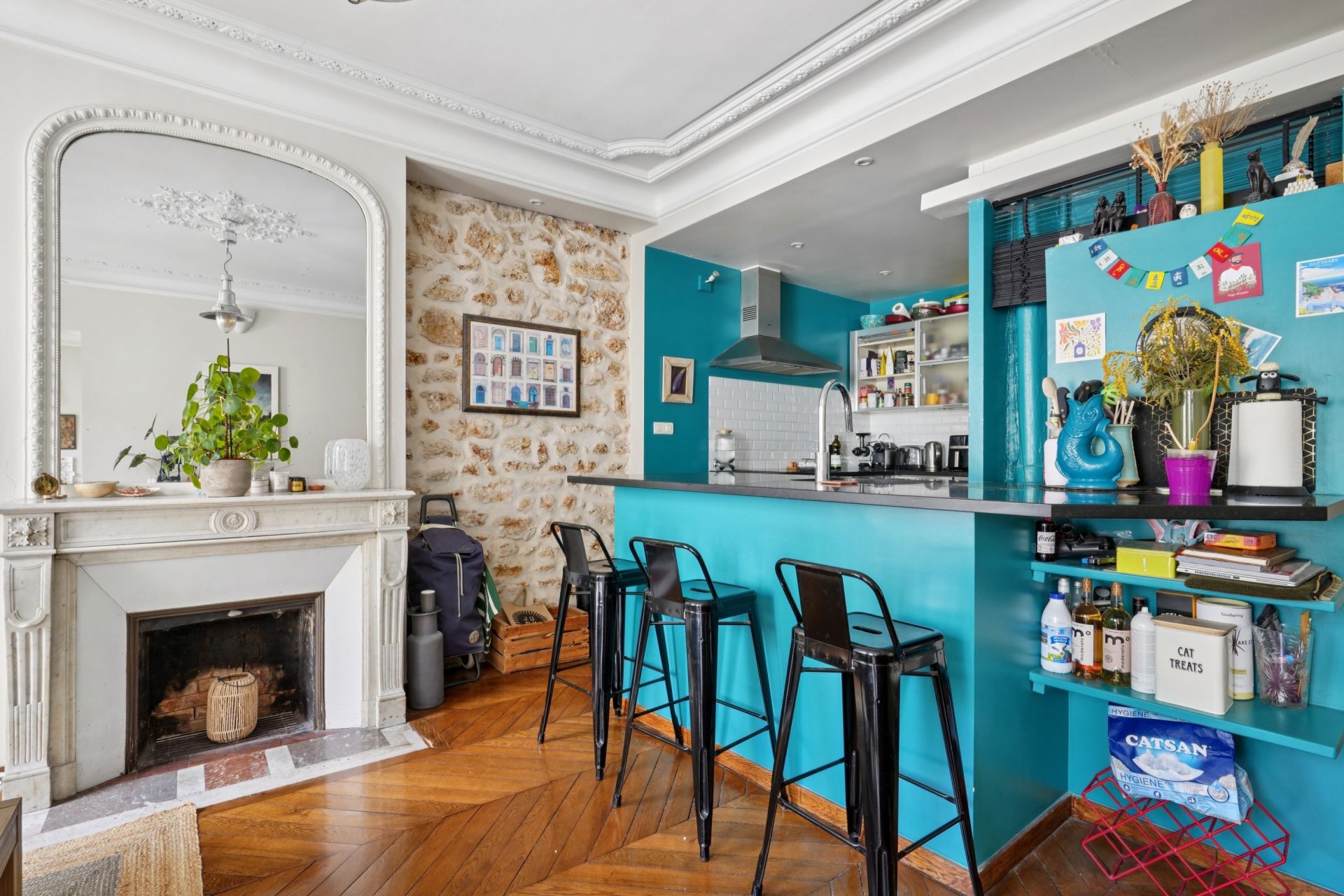 luxury apartment 5 Rooms for sale on PARIS (75017)