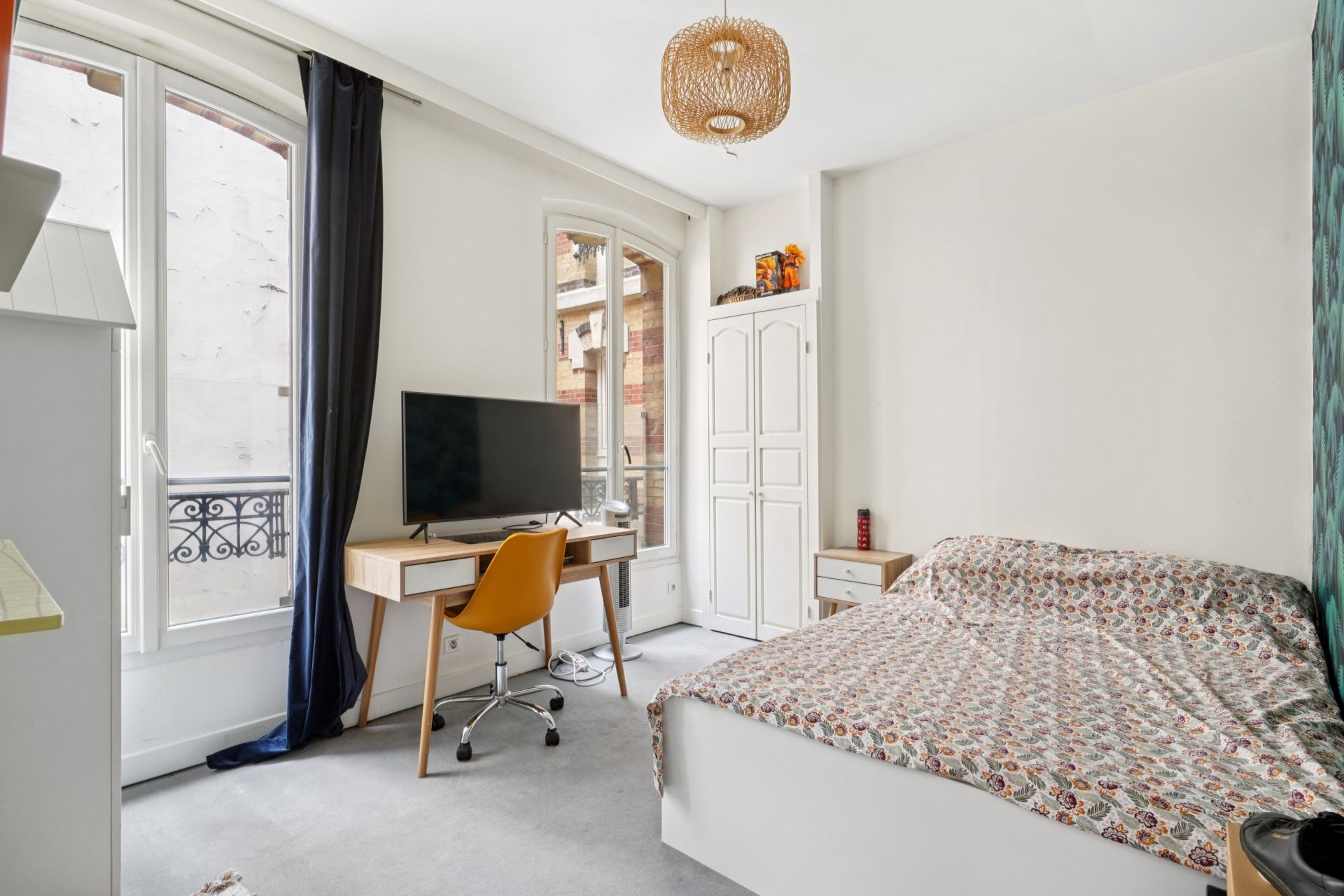 luxury apartment 5 Rooms for sale on PARIS (75017)