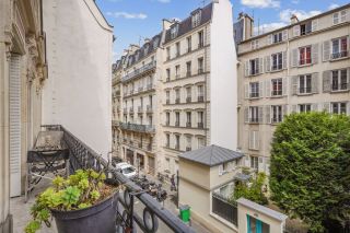 luxury apartment 5 Rooms for sale on PARIS (75017)