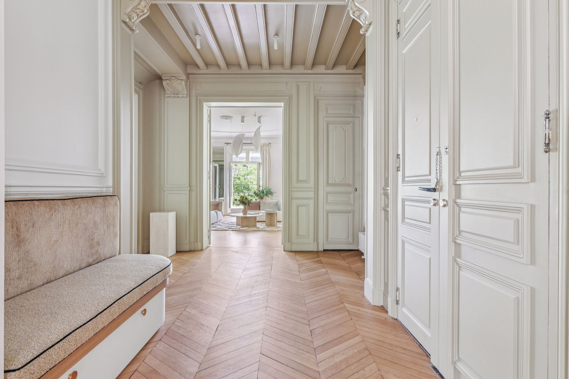 luxury apartment 7 Rooms for sale on PARIS (75017)