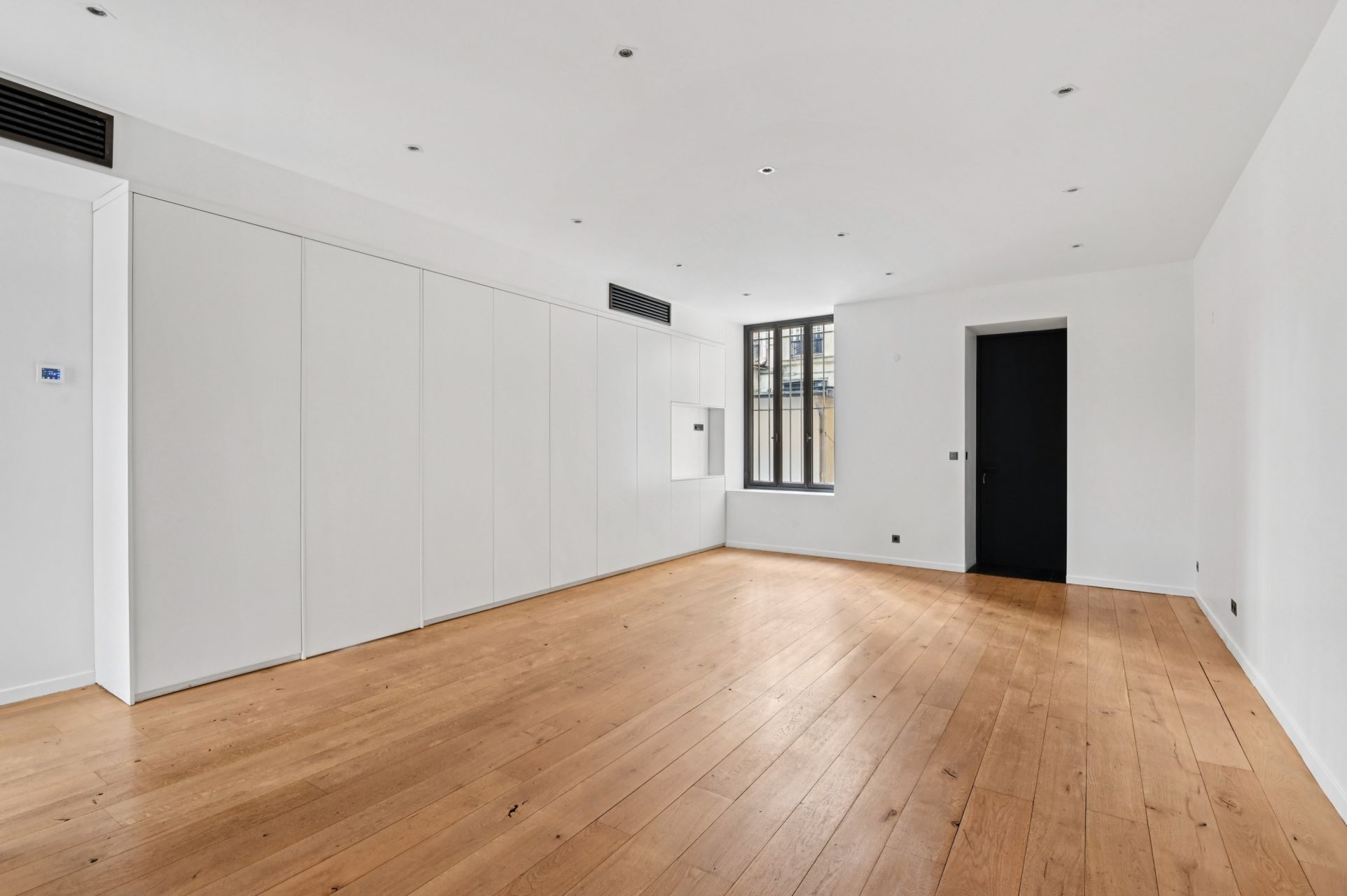 luxury apartment 5 Rooms for sale on PARIS (75003)