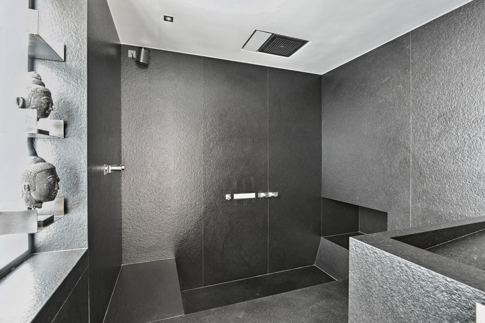 luxury apartment 5 Rooms for sale on PARIS (75003)