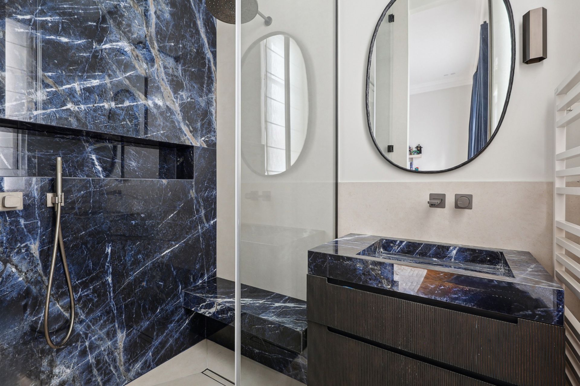 luxury apartment 6 Rooms for sale on NEUILLY SUR SEINE (92200)