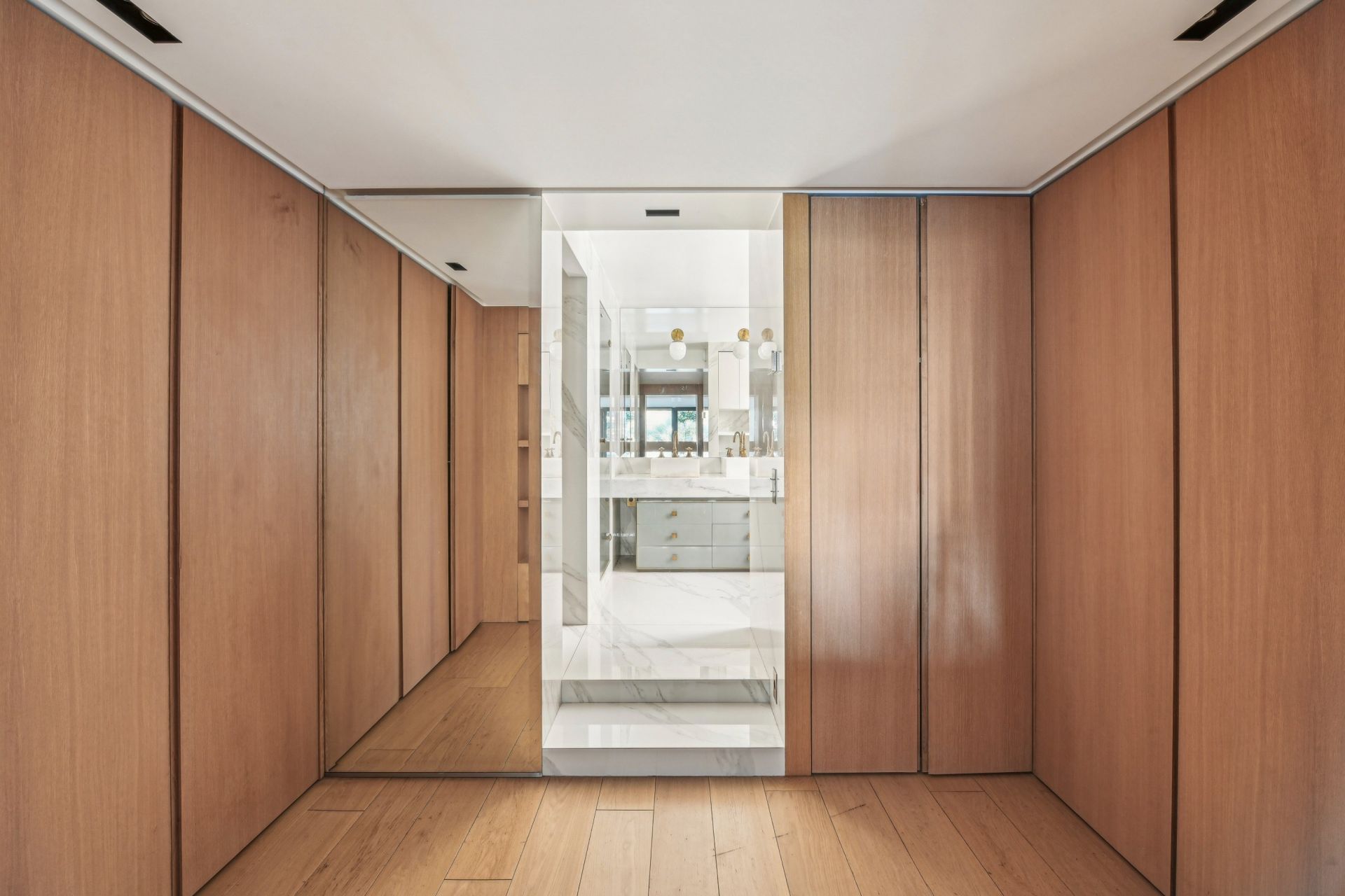 luxury apartment 7 Rooms for sale on NEUILLY SUR SEINE (92200)