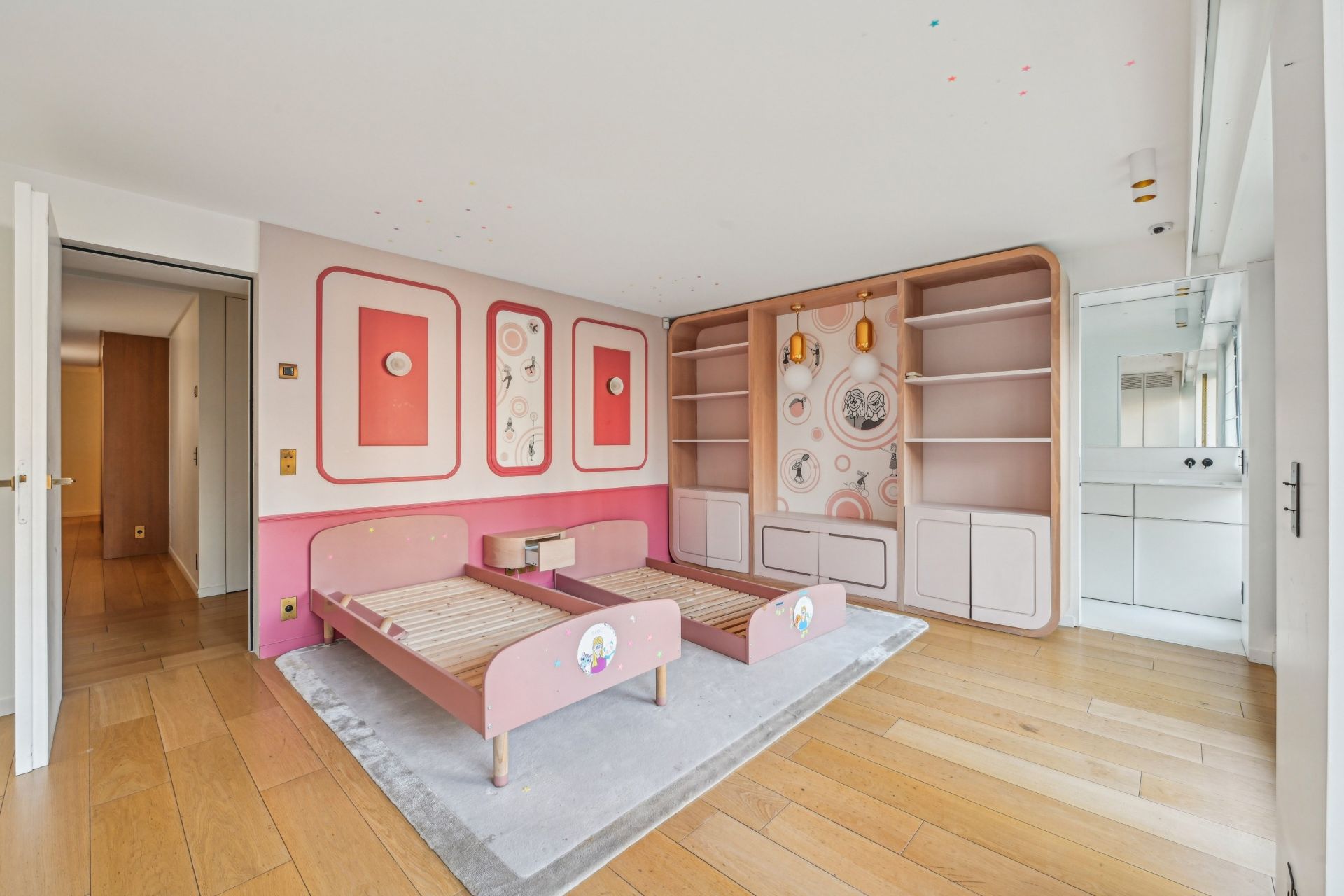 luxury apartment 7 Rooms for sale on NEUILLY SUR SEINE (92200)