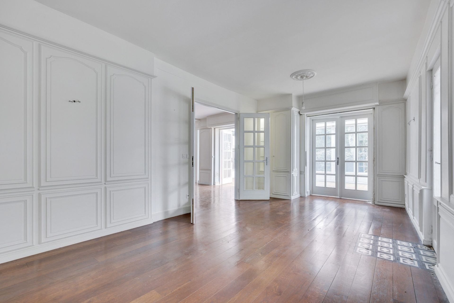 luxury house 7 Rooms for sale on NEUILLY SUR SEINE (92200)