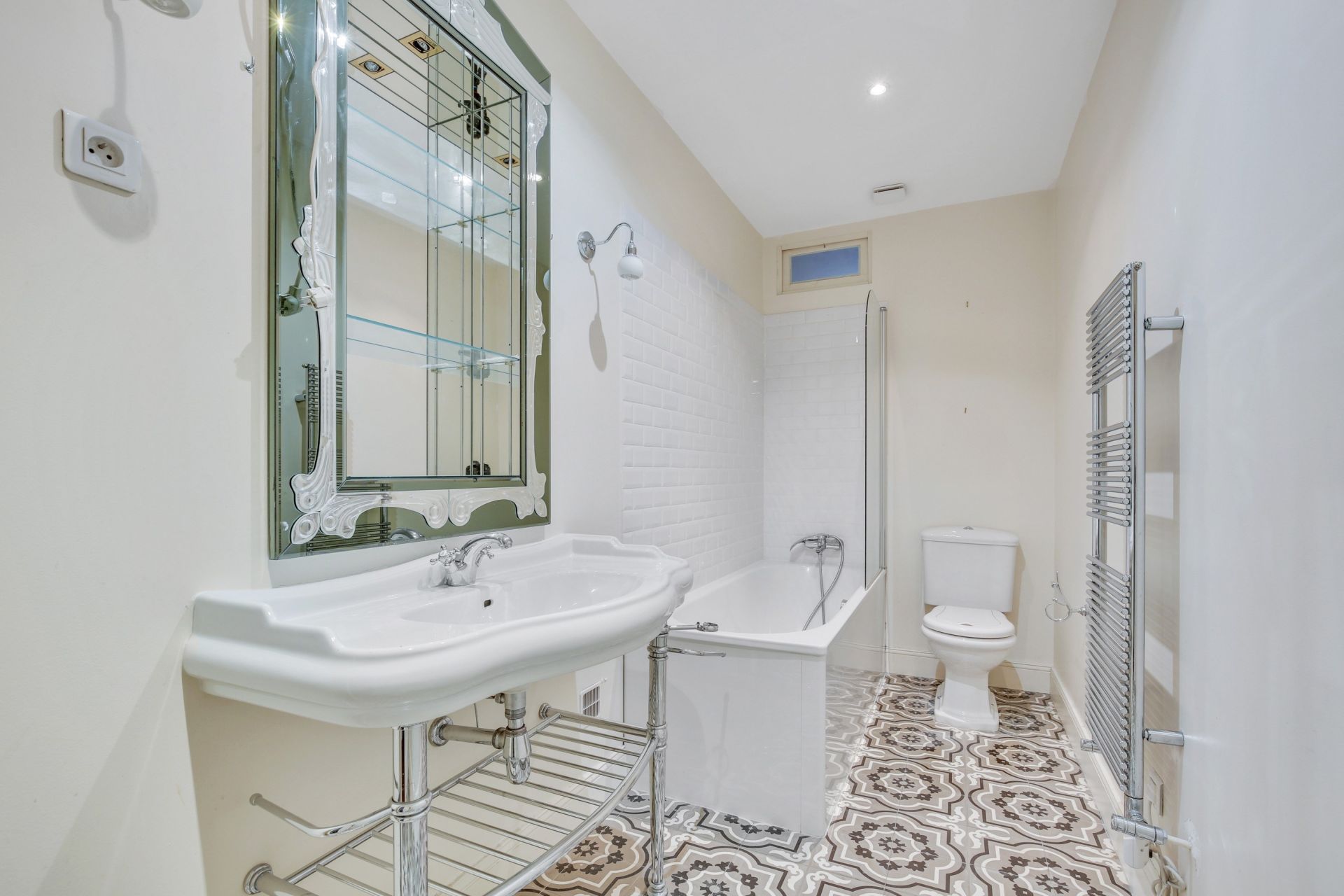 luxury house 7 Rooms for sale on NEUILLY SUR SEINE (92200)