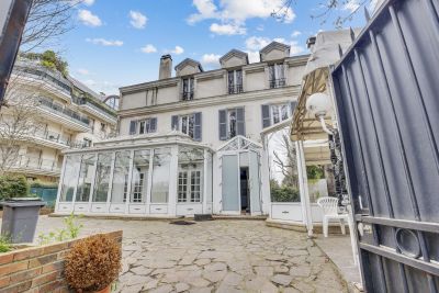 Vente Maison de luxe Neuilly-sur-Seine 7&nbsp;Pièces 392&nbsp;m²