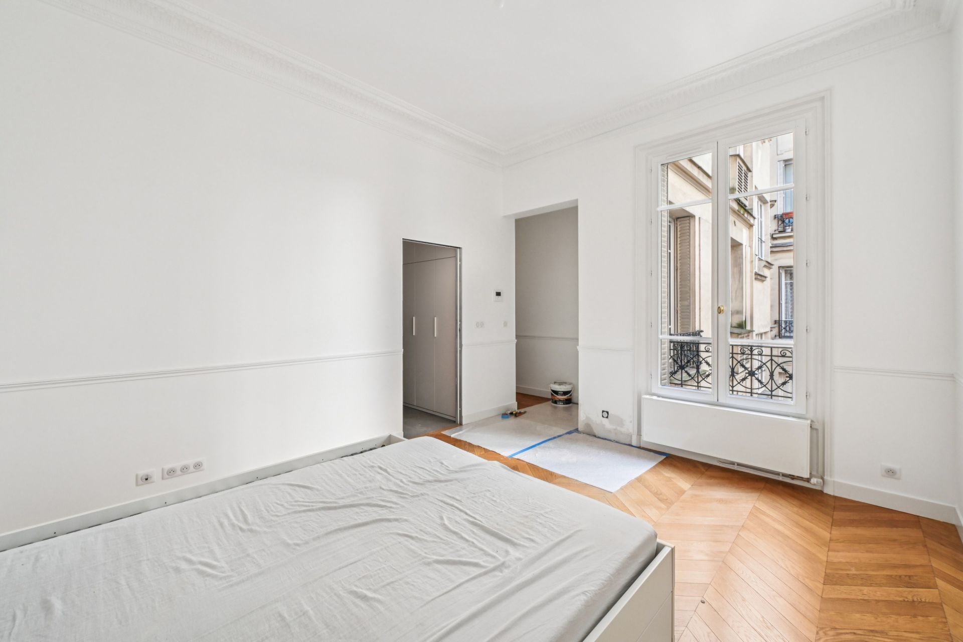 luxury apartment 5 Rooms for sale on PARIS (75016)