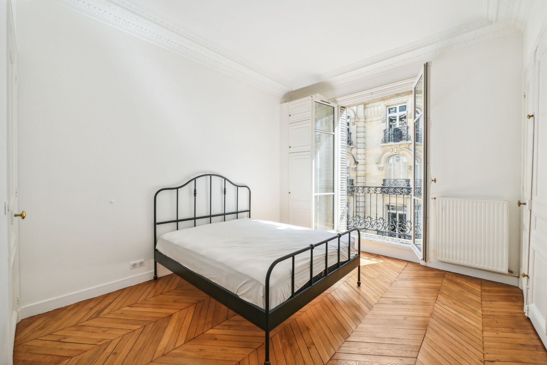 luxury apartment 5 Rooms for sale on PARIS (75016)