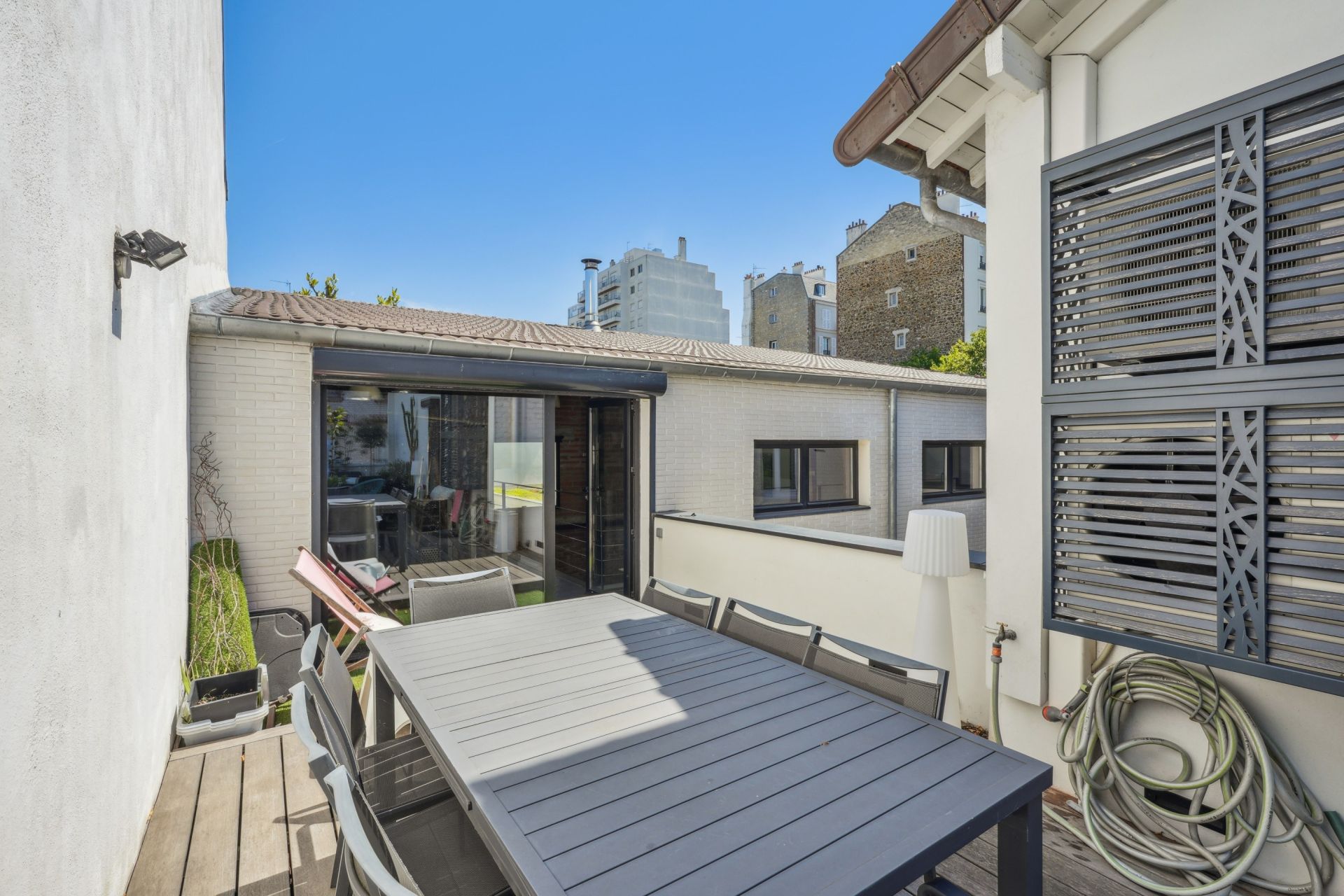 luxury house 6 Rooms for sale on ASNIERES SUR SEINE (92600)