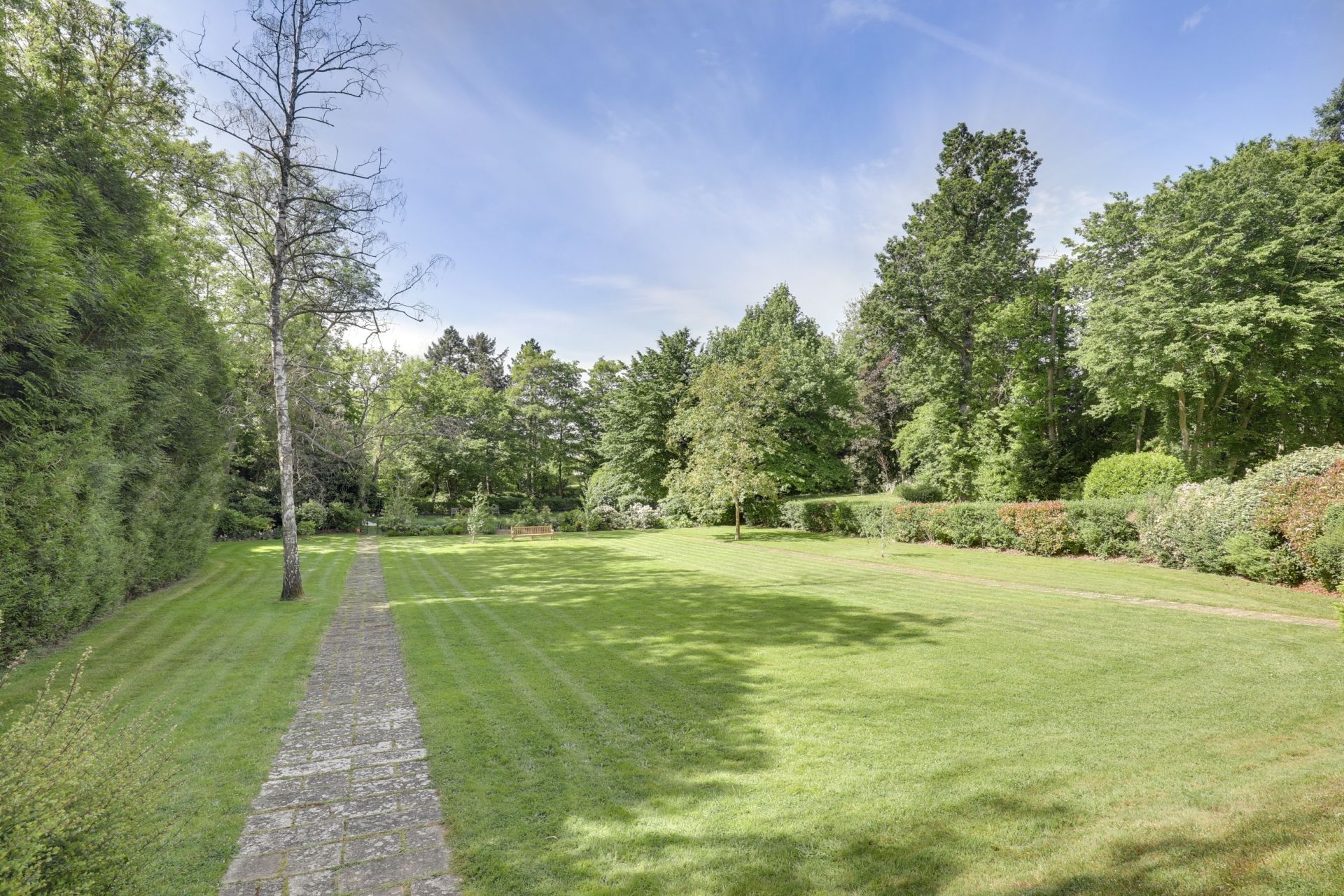 architect's house 11 Rooms for rent on GARCHES (92380)