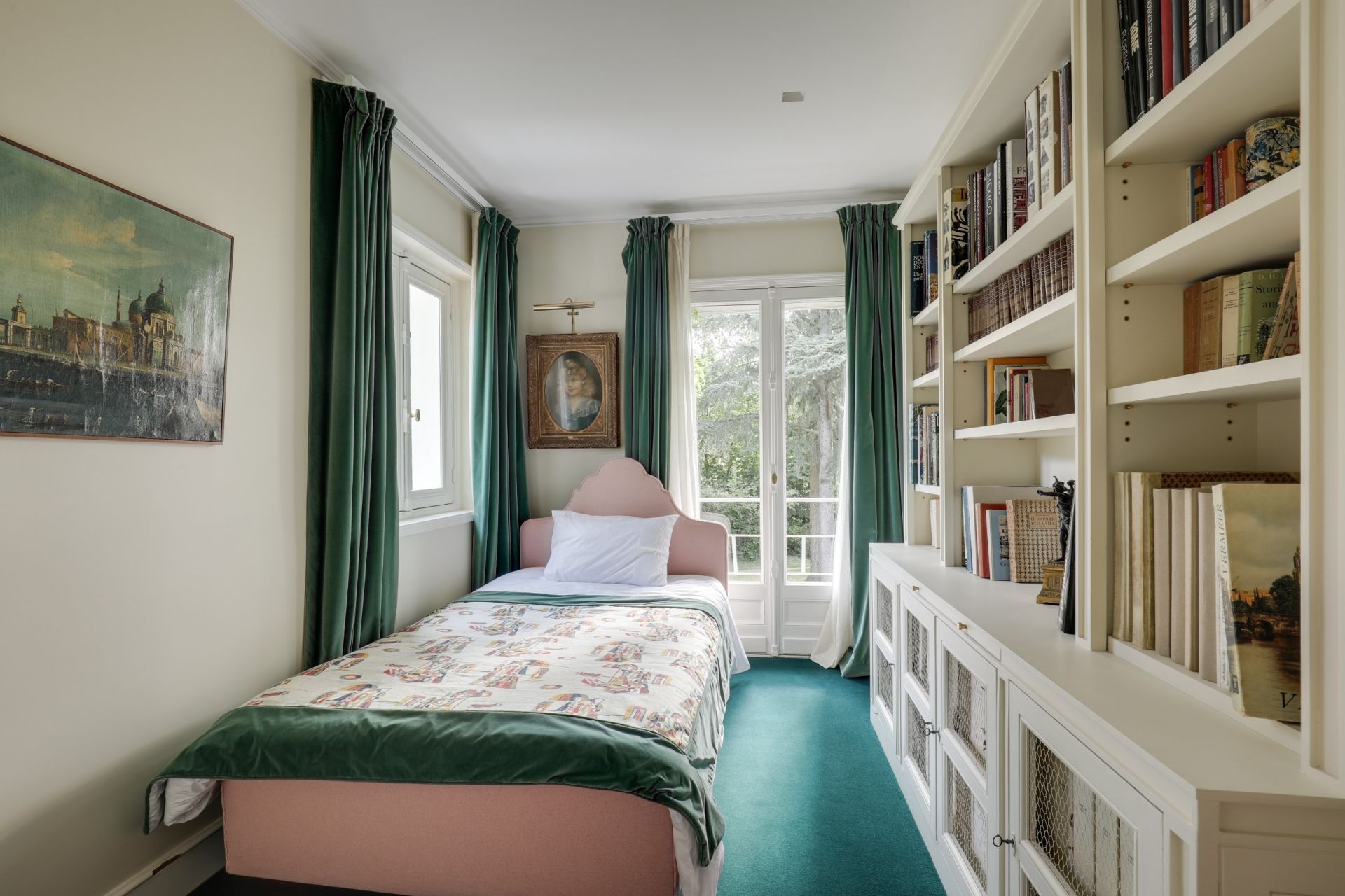 architect's house 11 Rooms for rent on GARCHES (92380)