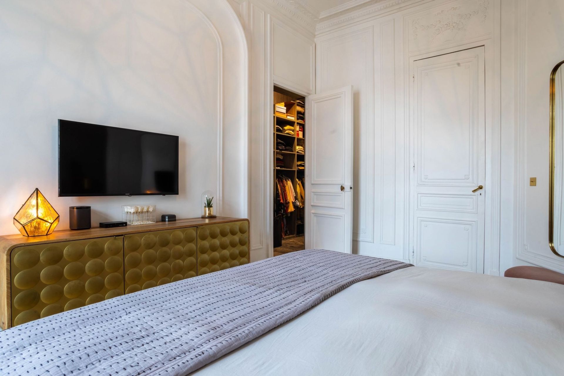 luxury apartment 5 Rooms for rent on PARIS (75017)