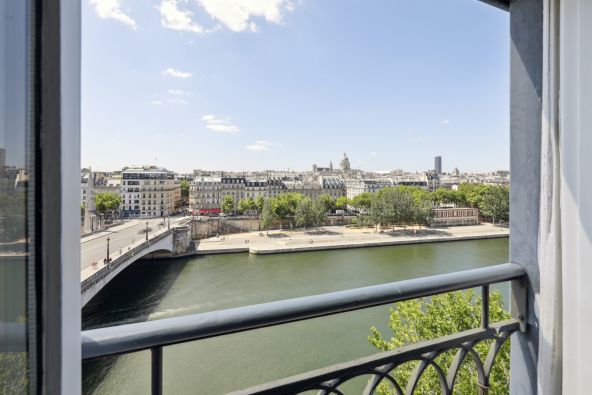 Sale Luxury apartment Paris 4 3 Rooms 83 m²
