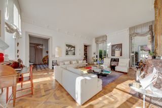 luxury apartment 6 Rooms for sale on PARIS (75004)