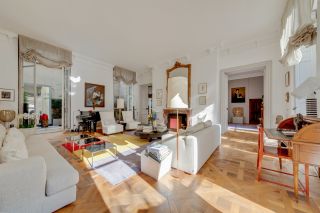 luxury apartment 6 Rooms for sale on PARIS (75004)