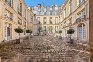luxury apartment 6 Rooms for sale on PARIS (75004)