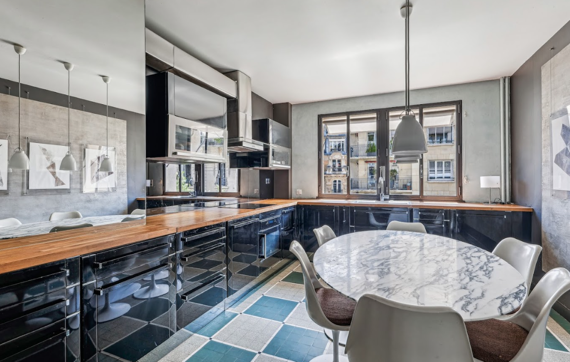 luxury apartment 4 Rooms for sale on PARIS (75016)