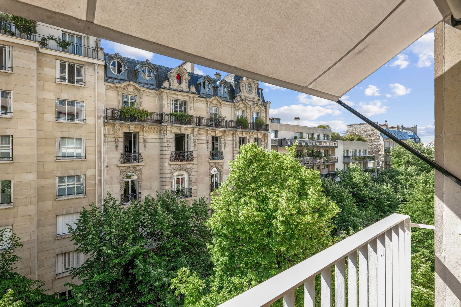 luxury apartment 4 Rooms for sale on PARIS (75016)