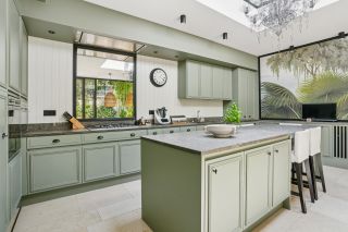 luxury house 10 Rooms for sale on NEUILLY SUR SEINE (92200)