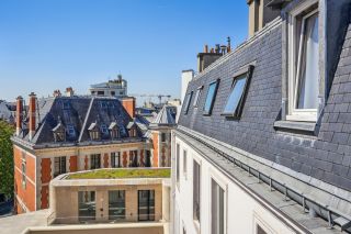 luxury apartment 4 Rooms for sale on PARIS (75017)