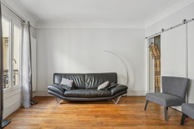Sale Luxury apartment Paris 11 3 Rooms 60 m²