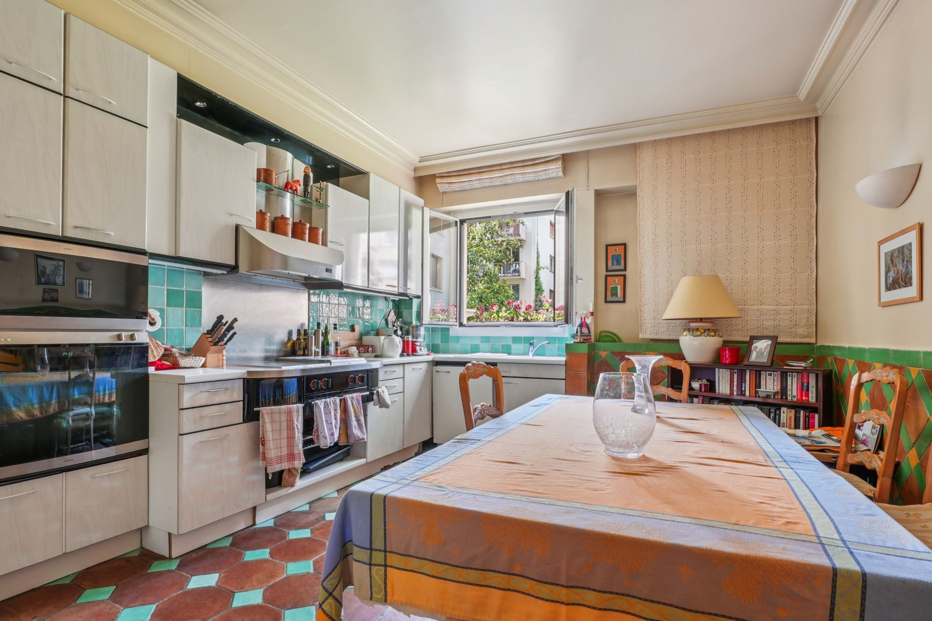 luxury apartment 4 Rooms for sale on NEUILLY SUR SEINE (92200)
