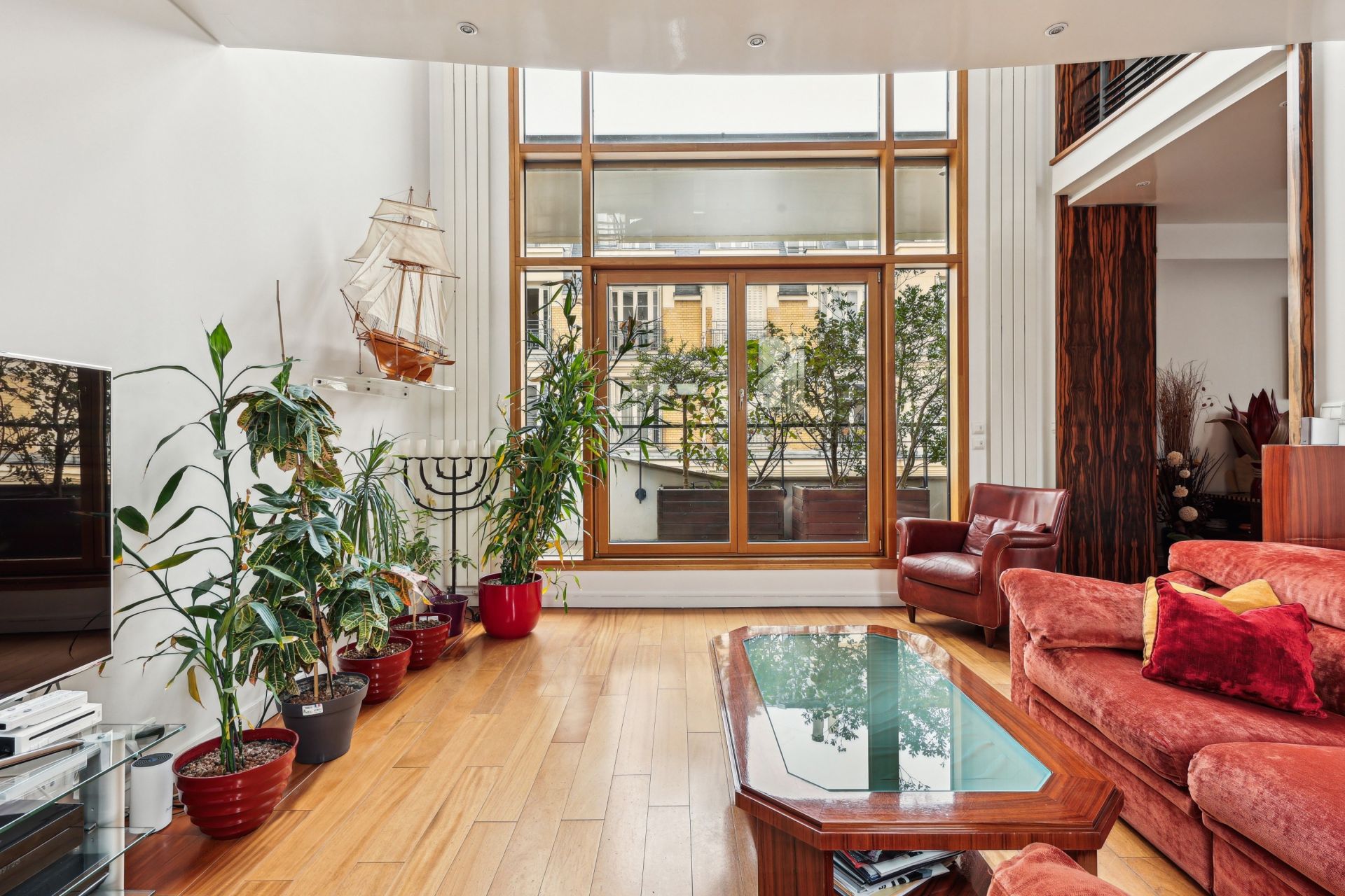 luxury apartment 6 Rooms for sale on PARIS (75012)