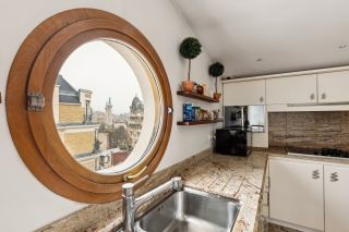 luxury apartment 6 Rooms for sale on PARIS (75012)