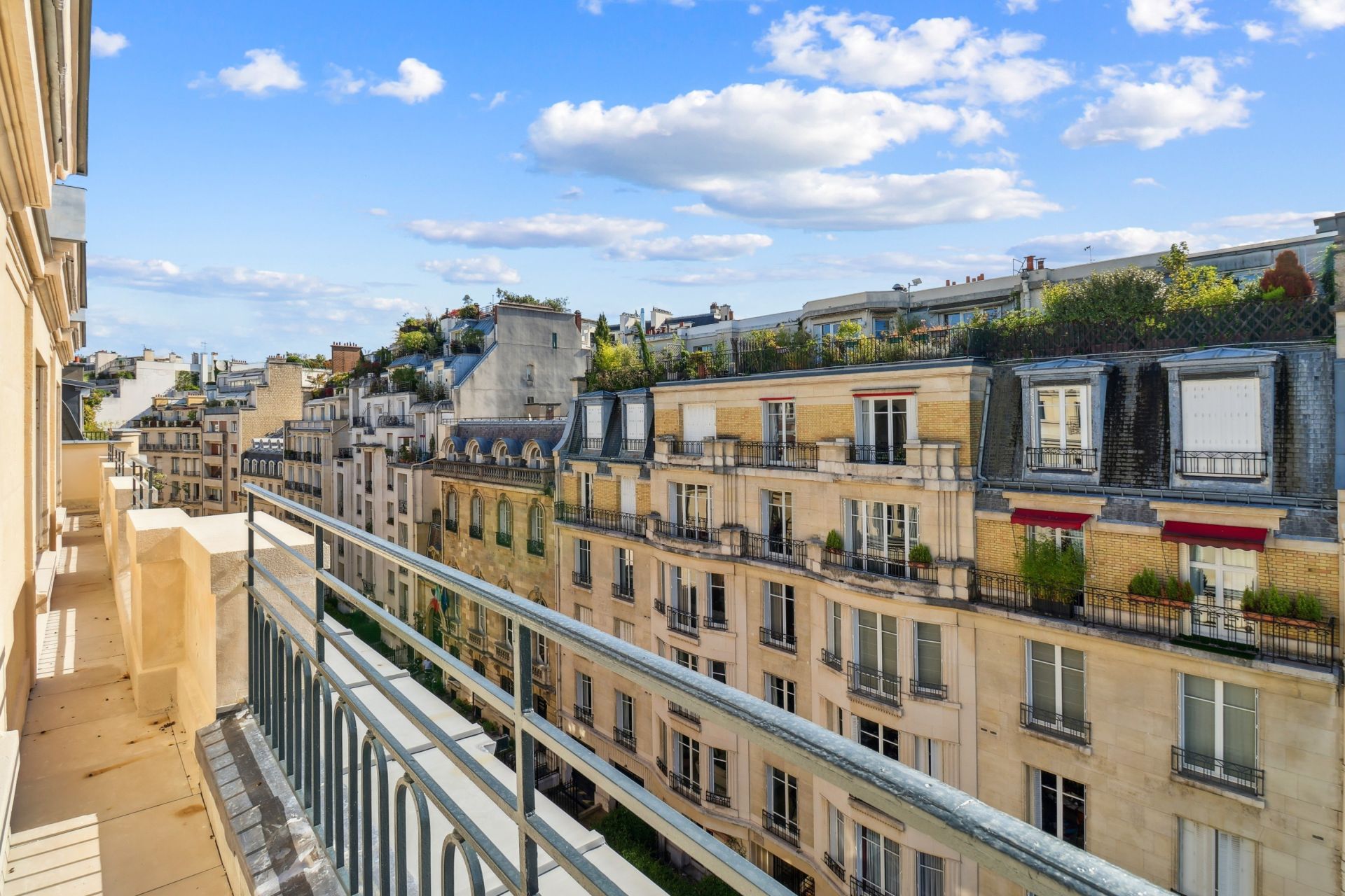 luxury apartment 6 Rooms for sale on PARIS (75016)
