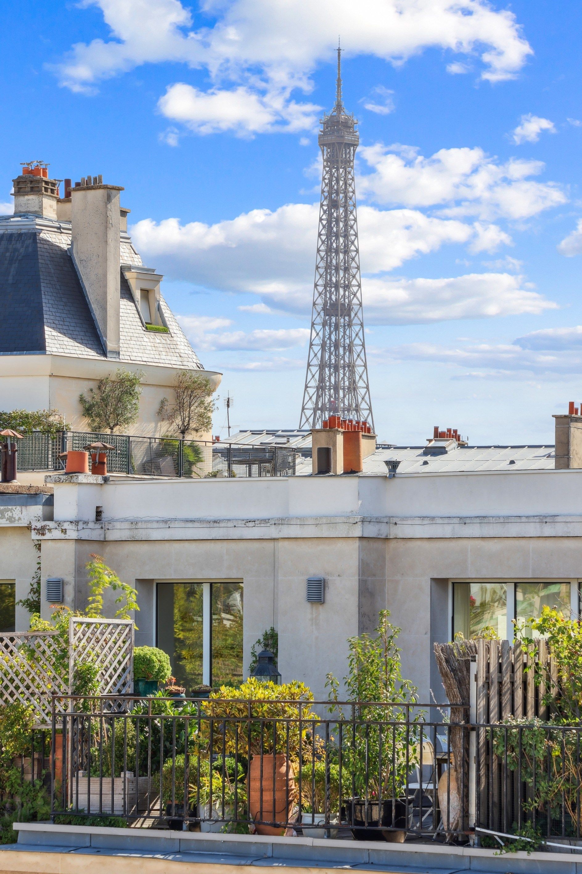 luxury apartment 6 Rooms for sale on PARIS (75016)