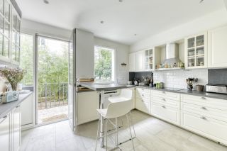 luxury house 9 Rooms for sale on NEUILLY SUR SEINE (92200)