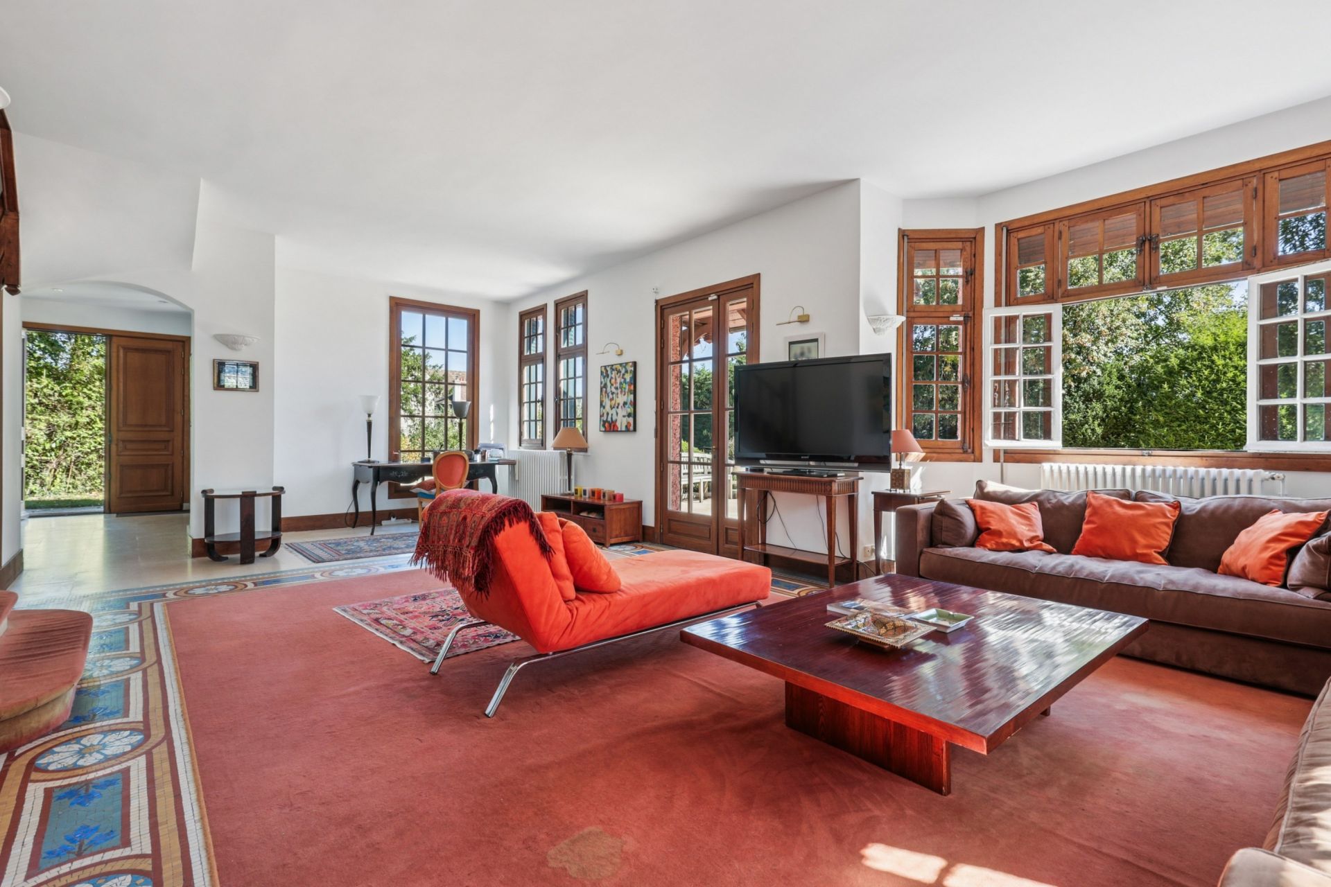 luxury house 10 Rooms for sale on LA CELLE ST CLOUD (78170)