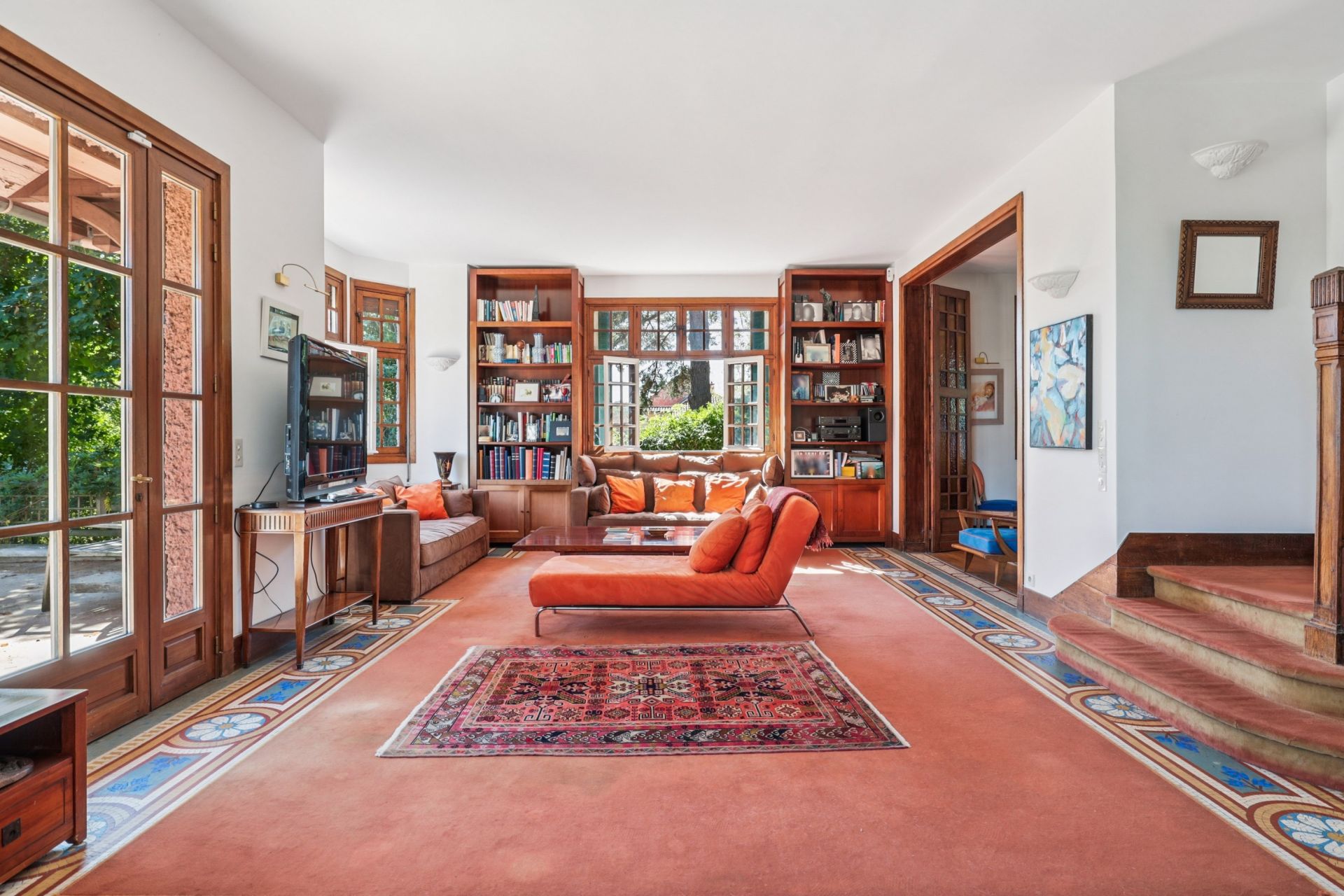 luxury house 10 Rooms for sale on LA CELLE ST CLOUD (78170)