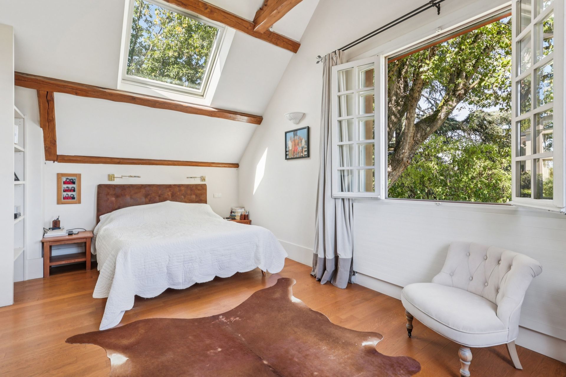 luxury house 10 Rooms for sale on LA CELLE ST CLOUD (78170)