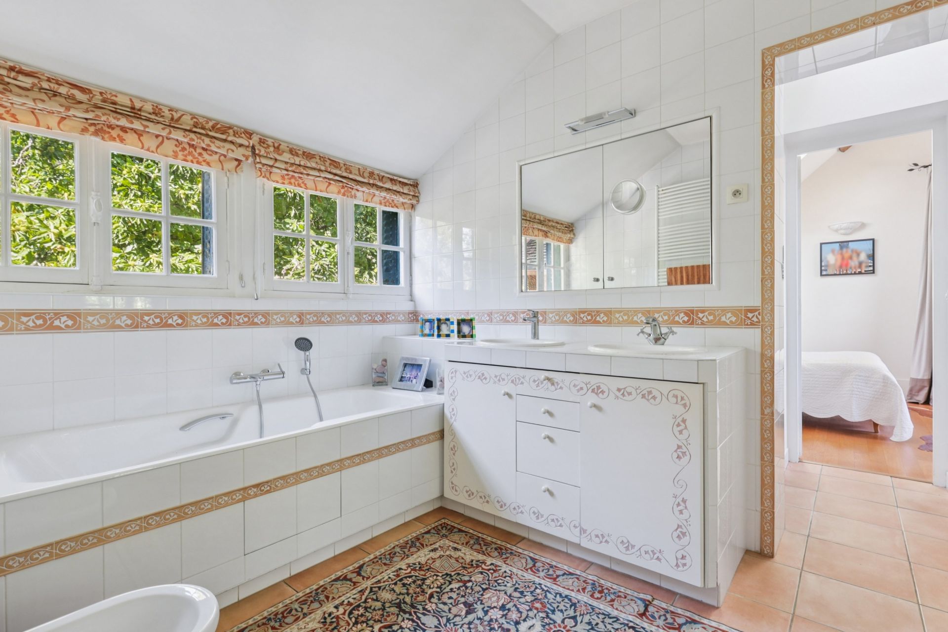 luxury house 10 Rooms for sale on LA CELLE ST CLOUD (78170)