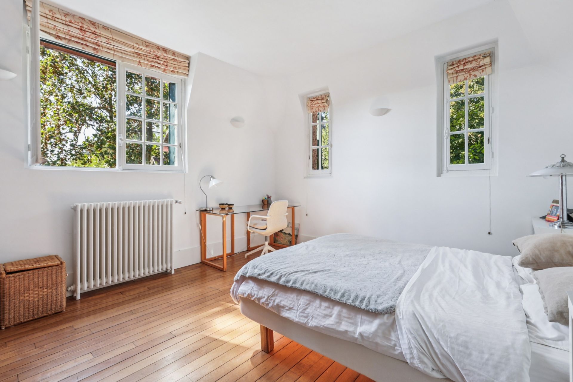 luxury house 10 Rooms for sale on LA CELLE ST CLOUD (78170)