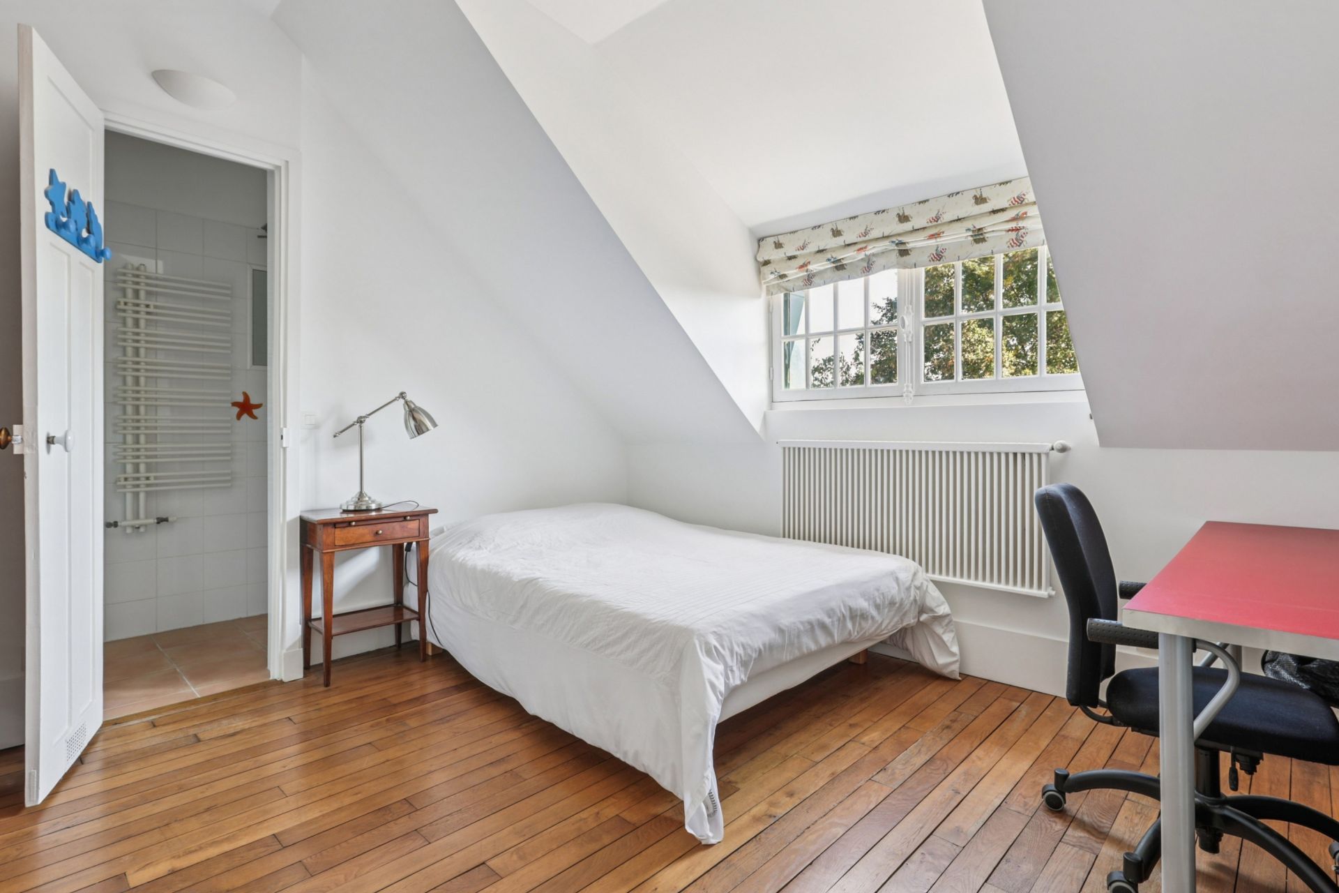 luxury house 10 Rooms for sale on LA CELLE ST CLOUD (78170)