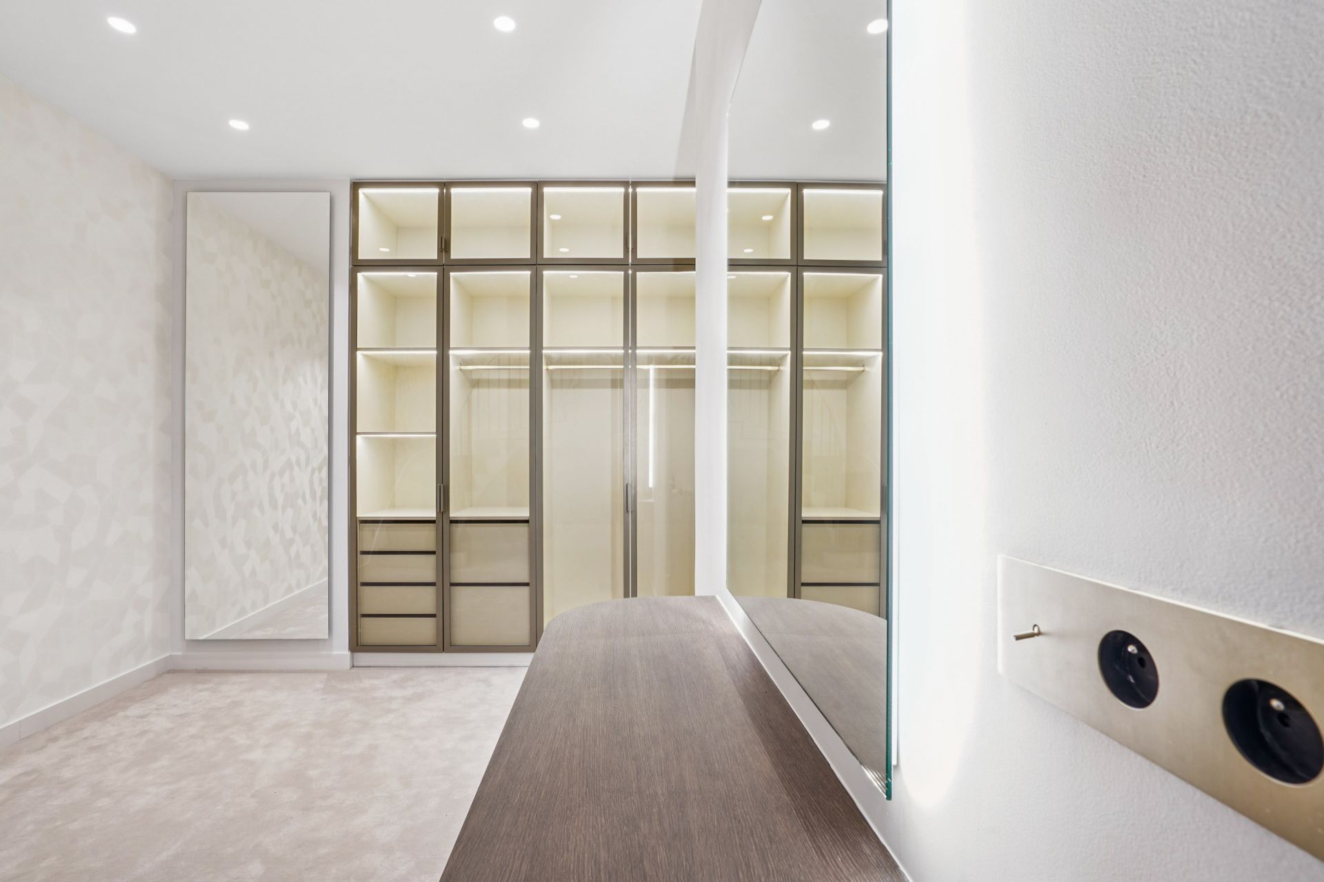 luxury apartment 4 Rooms for sale on PARIS (75016)